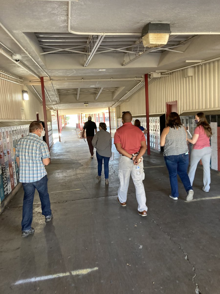 MargaMarshall's tweet image. Thank you @EdmsToros for hosting a feeder pattern “safe” and “outdoorsy” meeting. #togetherwearebetter @myhedisred1989 @wrenave @MDUSD_Wildcats @MtnViewEl @concord_high @SunTerraceSTEM @elmontebulldogs