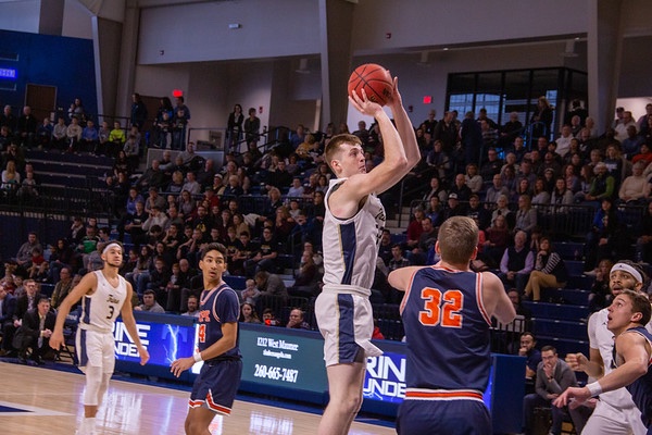 816Basketball's tweet photo. Ep. 66 of #TheGreatestGames Podcast with Brooks Miller of @TrineThunderMBB &amp; @TrineAthletics is now live!

Coach takes us back to his days at Texas Tech &amp; we hear about Coach Bobby Knight’s 900th win. We also learn more about Trine University!

Listen: https://t.co/uRxdFLSv7w https://t.co/gV7M0xrGZw