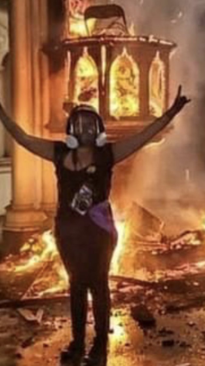 QUIENES SON LOS #PADRES DE ESTA ENERGUMENA QUE FUTURO LES ESPERA MORIR EN LA MISMA HOGUERA TODO SE DEVUELVE !!!! POR ESO VOTO RECHAZO !!! https://t.co/91nVjJy7Jh
