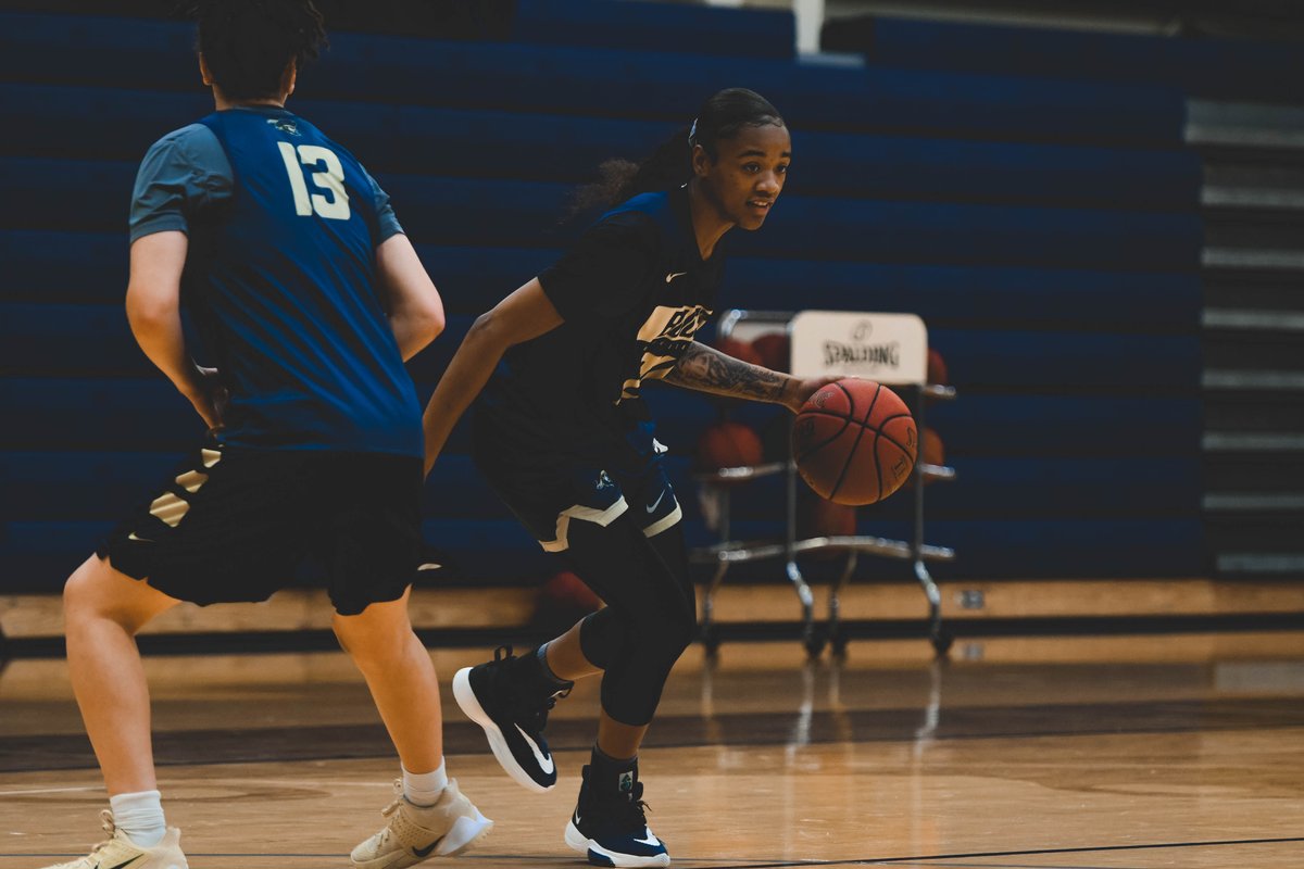 CSUBucsWBB's tweet photo. Getting that work in every day

📸: https://t.co/xWf8wpdTrv

#builtBUCtough https://t.co/j6dtqcOKuA