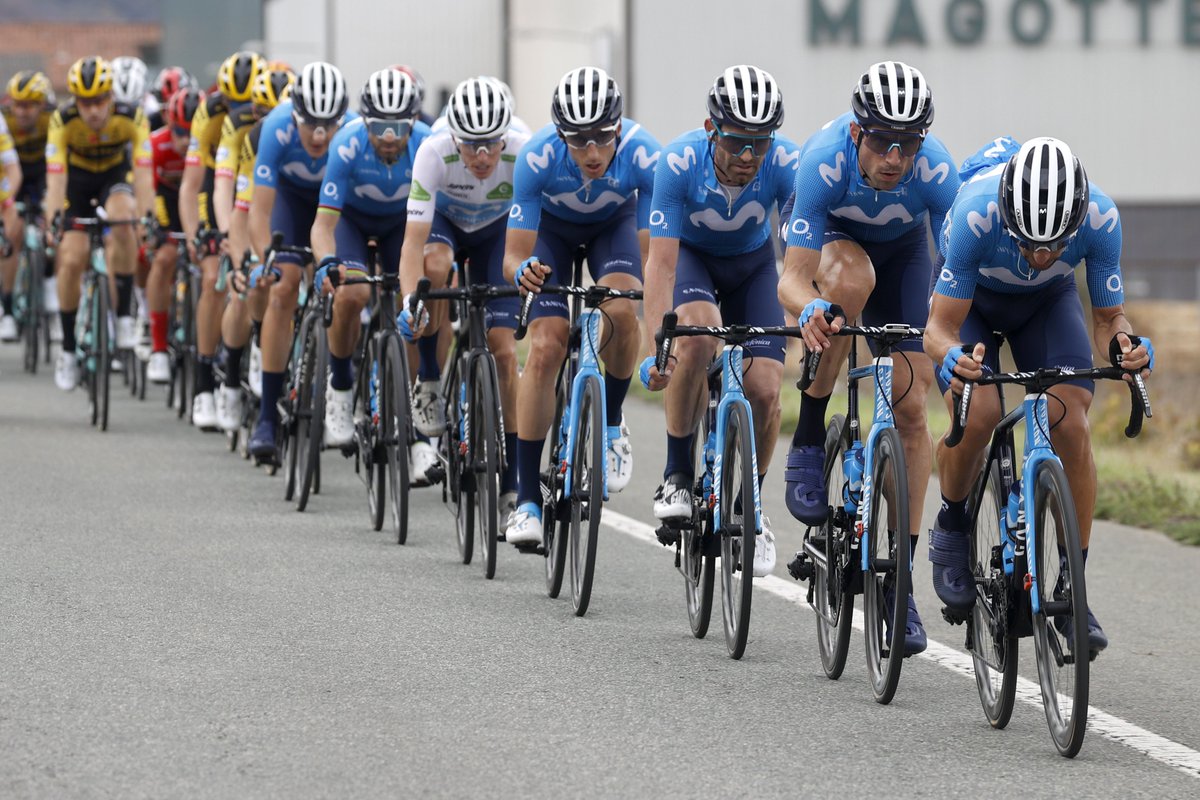 EnricMasNicolau's tweet photo. Excelente trabajo de equipo hoy y muy merecida victoria de etapa, pero @lavuelta a España solo acaba de empezar. El camino hasta hasta Madrid será largo y duro y hay que trabajar todos los días.

@Movistar_Team  📸 @PhotoGomezSport https://t.co/J7lciXlTRY