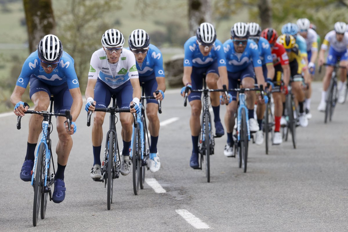 EnricMasNicolau's tweet photo. Excelente trabajo de equipo hoy y muy merecida victoria de etapa, pero @lavuelta a España solo acaba de empezar. El camino hasta hasta Madrid será largo y duro y hay que trabajar todos los días.

@Movistar_Team  📸 @PhotoGomezSport https://t.co/J7lciXlTRY
