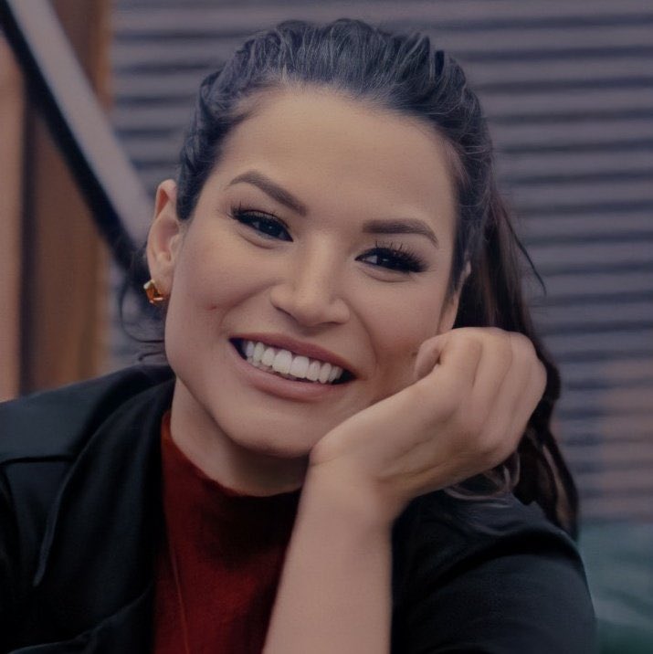 matheuscomentaa's tweet photo. Nessa treta, vocês estão do lado de quem? #AFazenda12 #AFazenda

RAÍSSA=RT
MIRELLA=FAV https://t.co/lhqtI3Rnjq
