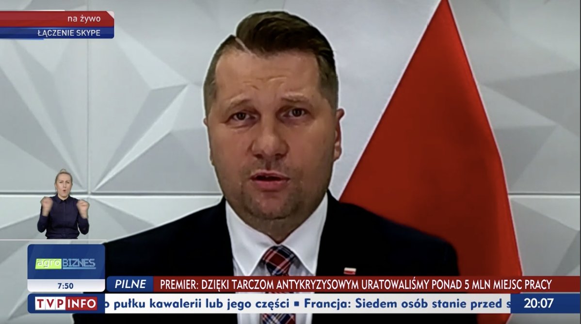 Prof. Czarnek: Będziemy podejmować decyzje, by w klasach 6,7 i 8 przechodzić na nauczanie hybrydowe bądź zdalne. Rozumiemy nauczycieli i rodziny i jesteśmy wdzięczni nauczycielom
https://t.co/rKHyPbI01H https://t.co/bzQYCRuYXx