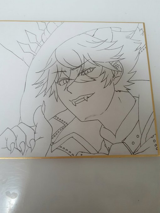 これから色塗りー、の前に
頼まれてる年賀状のイラストも描かないと(;^ω^)

色紙の方は2～3色くらいに抑えて
シンプルに塗るつもり。
ハロウィンまでに投稿したいなーฅ(* ' ꒳ ` *)ฅ

A6サイズの方はフルカラーで
時間がある時に塗ろう(◍'͈ꈊ`͈◍)
#途中経過
#クロウ
#SB69
#ハロウィン 