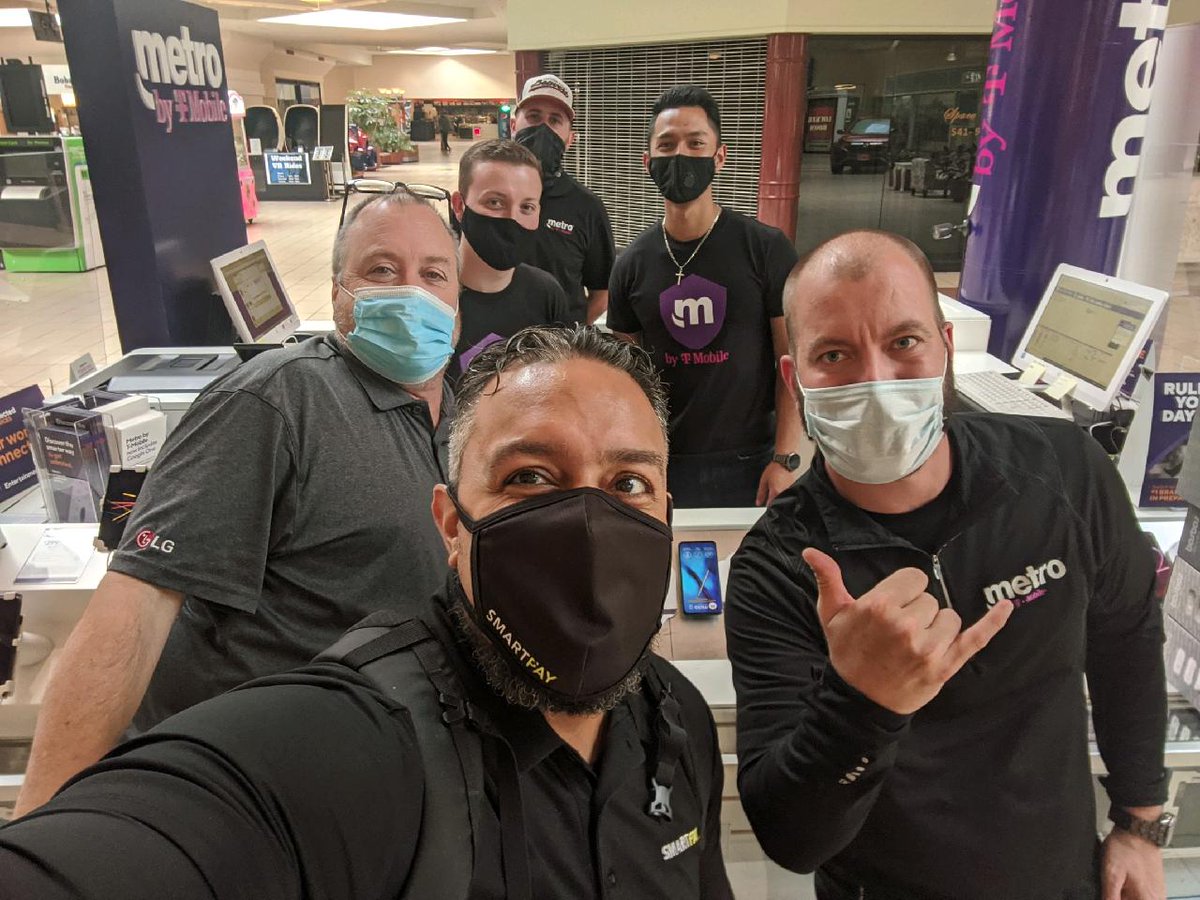 Hanging out with <a href="/TylerHo71068991/">Tyler Houck</a> visiting doors and spreading the value of SmartPay! #smartpay #metrobytmobile #marketvisits #goodtimes