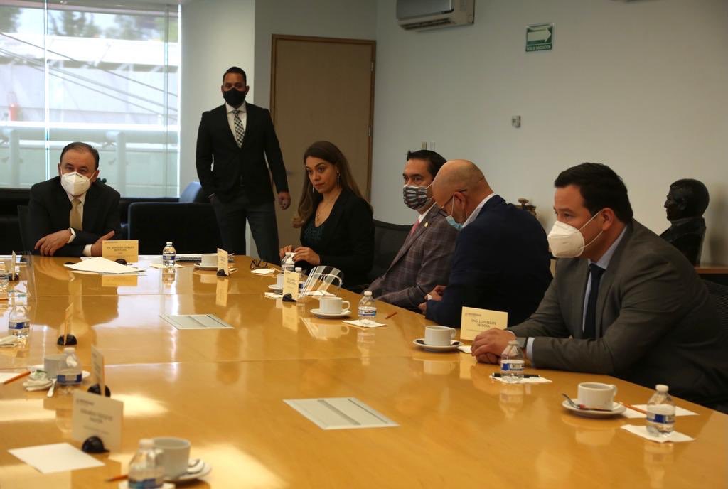 Rendir cuentas es imprescindible en los actuales tiempos. Aquí el Dr. Alfonso Durazo con el sector minero, exportador y de construcción de Sonora explicando dos años de arduo trabajo en torno a la seguridad del país.