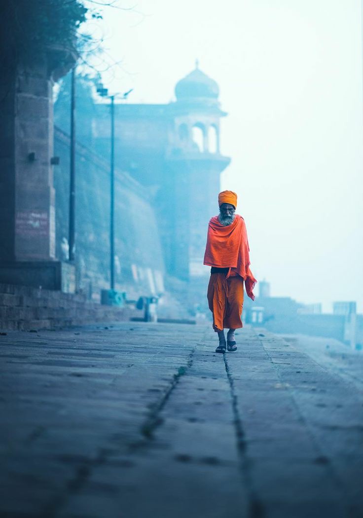 अग्निं स्तोकमिवात्मानं संधुक्षयति यो नरः।
स वर्धमानो ग्रसते महान्तमपि संचयम्।।
A man who blows himself into a flame as one blows fire into flame, entangles, when he grows, even a great pile. #Mahabharat @VasundharaBJP @MakrandParanspe @Sanjay_Dixit @sankrant @Somesh_IAS @omthanvi https://t.co/1ahZeaUlEL