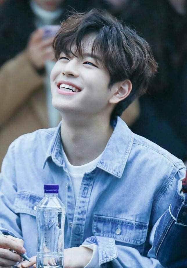 isJmxnx's tweet photo. Está  chiquitito el cachorrito 💗

#SeungMinBestVocal #SeungMinthecutestintheuniverse #SeungMinWeLoveYou #SeungMinKing
#SeungMinThemostTalented #CuteMinnie #SeungMinHandsome https://t.co/ICoih3D076 https://t.co/gcHT2R92V4