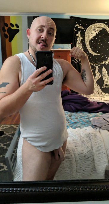 Feelin myself ? anyone else wanna feel me too? ???
.
.
.
.
#ftmporn #ftm #gay #transman #gayporn #ftmcock