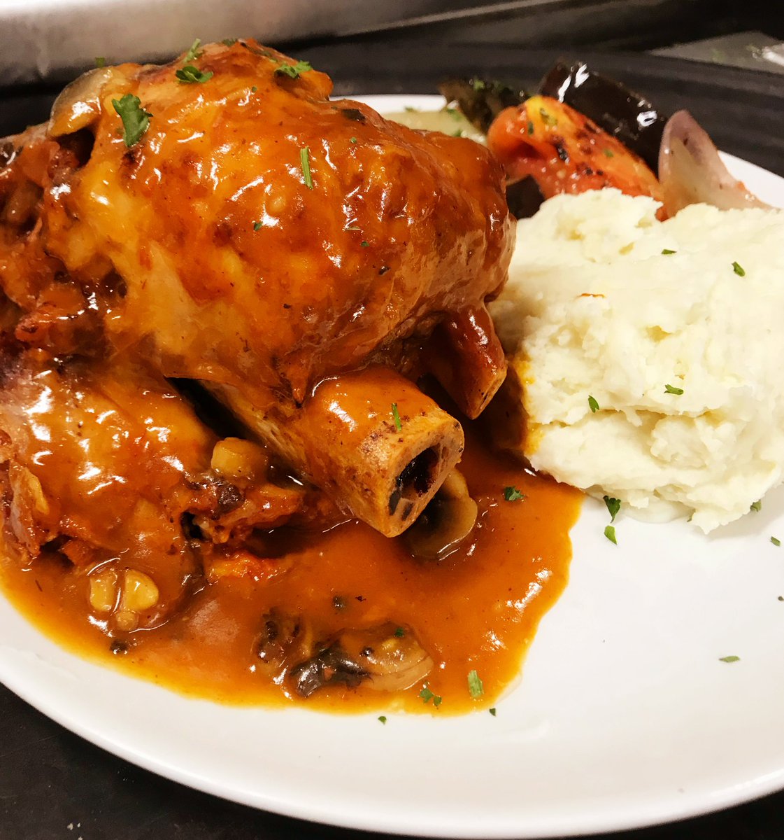 CaponesPeabody's tweet photo. Braised pork osso buco in Marsala sauce. Order online at https://t.co/x9lTza1PVR or dine in. Open at 4 Tuesday - Sunday

#fallspecials #peabodyma https://t.co/KtCqi0xqqD
