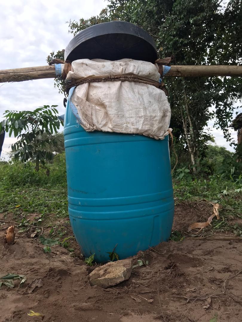 ChisomoMatisa's tweet photo. Bio rational making... Growing healthy food, you must start with healthy soil If you treat the soil with harmful chemicals you may end up with soil that cannot thrive on its own #ITCOA2020 #GoOrganic #Foodsystems
Supported by @FutureForAll, @giz_gmbh @NutriProduce 
@PaustaClessy https://t.co/WjmrahVjYo