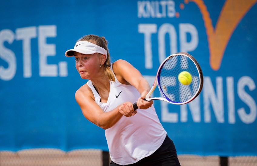 Bente Spee (UTR 10.90) has verbally committed to <a href="/GatorsWTN/">Gators Women's Tennis</a> and will join the Gators in fall of 2021. The 17yo has won five ITF Jr. doubles titles and this summer won the U18 Dutch National Championships in singles and doubles. Also reached final of National Women's Championship.
