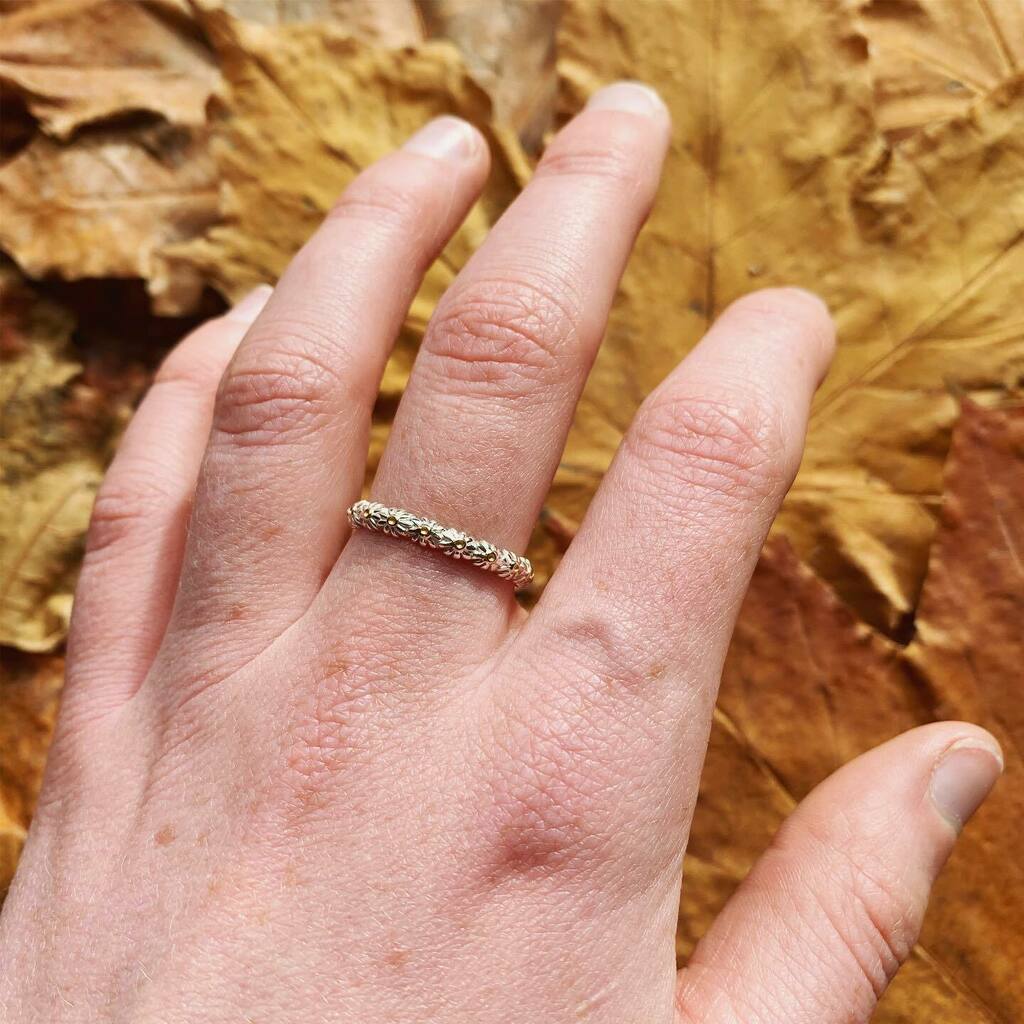Gisforgingers's tweet photo. AD (gifted) A very pretty daisy ring from @daisy_jewellery 😍 I love a delicate ring and something like this is great for wearing everyday! 🌼 #imwearingdaisy #daisyring #stackingring #delicatering #iotaring #daisylondon #daisyjewellery #jewellerylove… https://t.co/ER2SVa7Wbg https://t.co/DdIlb2kzHp