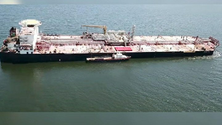 Alright...here's the neat version. #NabarimaFactCheck1. The FSO Nabarima is a floating oil storage vessel. It was built in 2005 for ConocoPhillips (Google it) and in 2007, Venezuela seized control of it.See the Nabarima. 