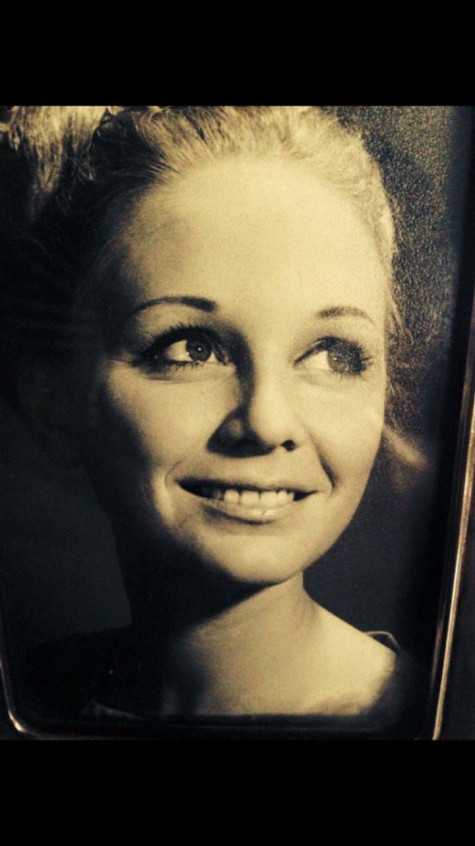 Can’t believe it’s been 17 years today since we said goodbye. Miss you Mum ❤️❤️