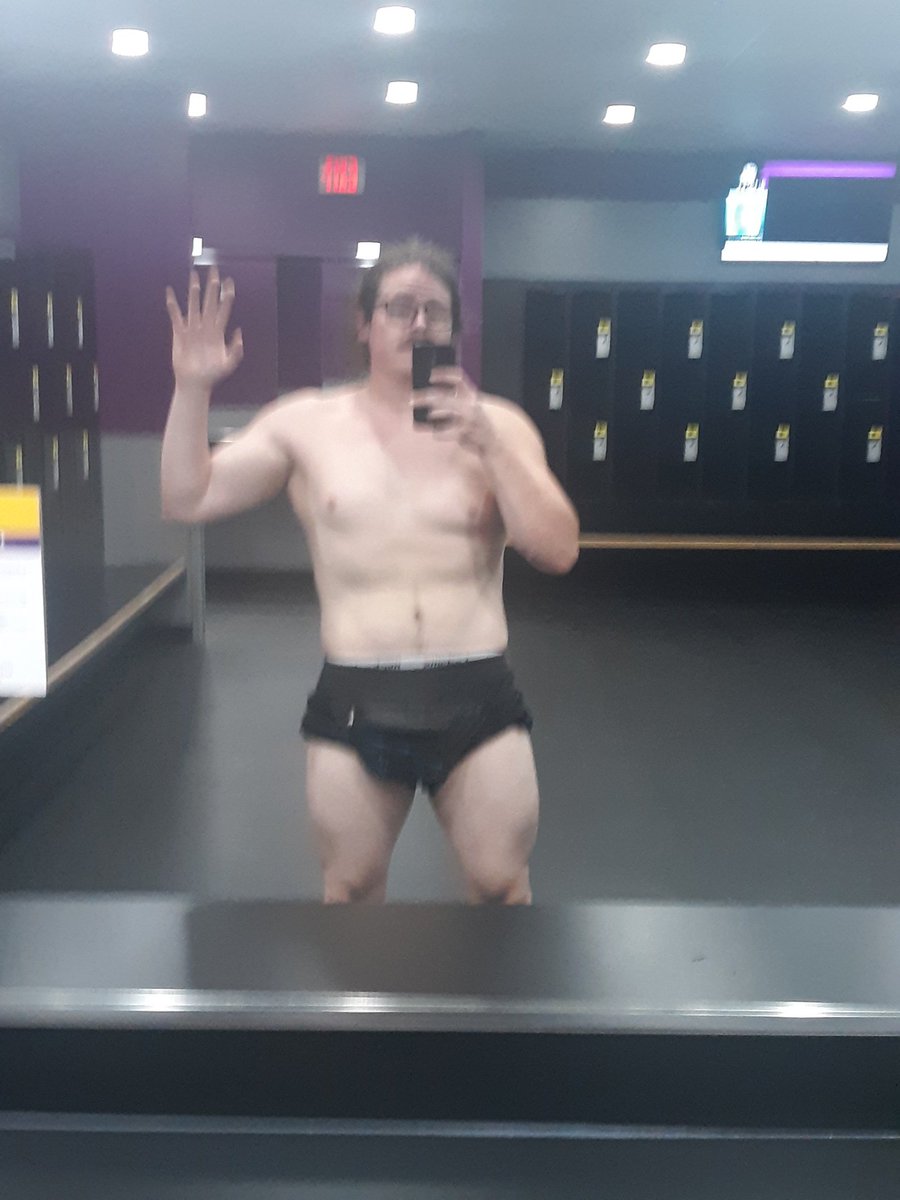 White_Mike89's tweet photo. Waving to the haters :) #WhatsCausingAllThis https://t.co/iE893Zzdah