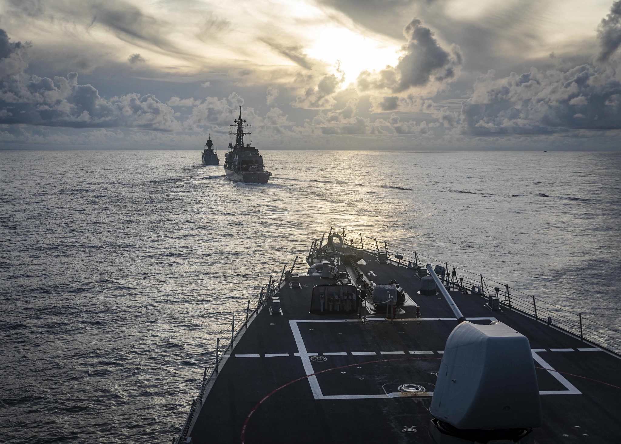 تويتر U S Pacific Fleet على تويتر Us7thfleet S Uss John S Mccain Ddg 56 The Royal Australian Navy S Hmas Arunta Ffh 151 And Japan Maritime Self Defense Force S Js Kirisame Dd 104 Operate تويتر U S Pacific Fleet على تويتر Us7thfleet S Uss John S Mccain Ddg 56 The Royal Australian Navy S Hmas Arunta Ffh 151 And Japan Maritime Self Defense Force S Js Kirisame Dd 104 Operate