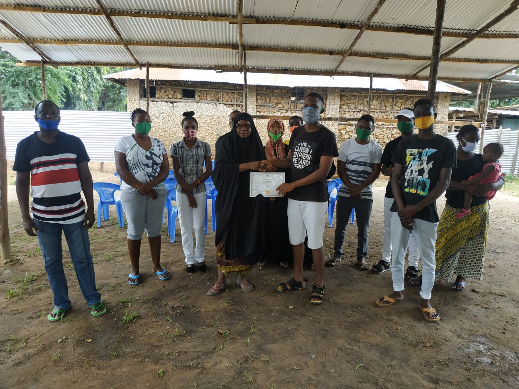 waugwana's tweet photo. we are very excited as Waugwana Youth Group for the greatest achievement done by its Members for their contribution to acquire  a certificate from the ministry of labour and social development. https://t.co/LUGf5giCtS