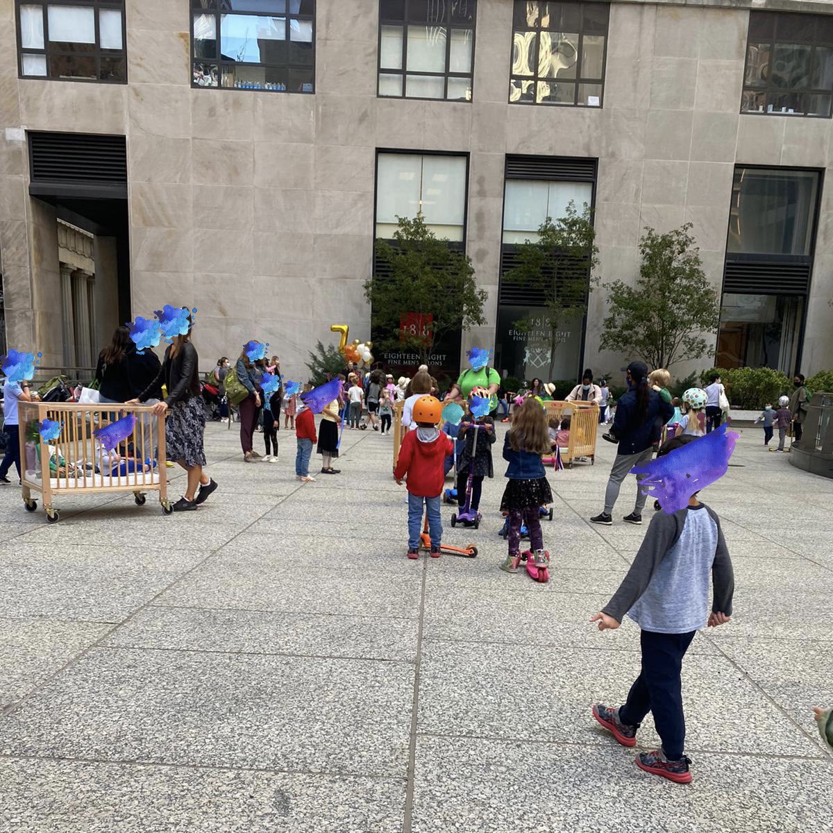 LM_Parents's tweet photo. Taken by #Fidi parent 10/21: kids from daycare out for air in plaza adjacent to #52William. For those who say ‘who cares if homeless shelters are next to schools and daycares’: “We care”-says every parent everywhere. @CommunityBoard1⁩ ⁦@NYCMayor⁩ ⁦⁦@NYGovCuomo⁩ https://t.co/7tuHz5x9NR