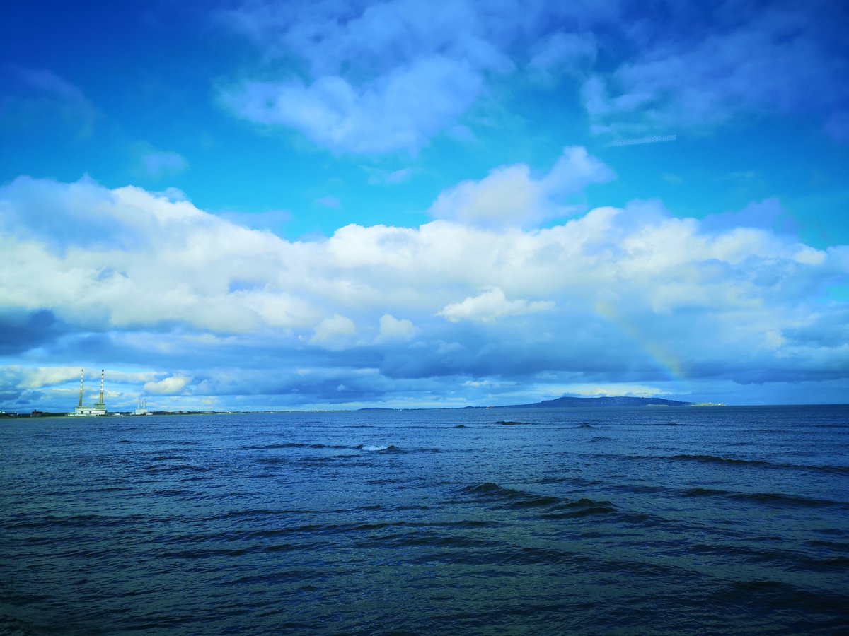 GutterDalkey's tweet photo. @leon_mcaleenan @gutterbookshop Caught the last inkling of that rainbow on the southside... #NotSwimming #Darting https://t.co/pIqHF93pyd