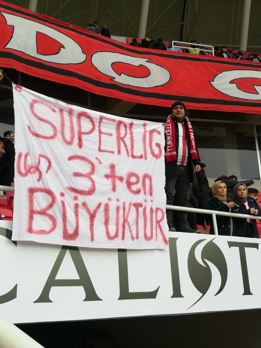 Bugün UEFA Avrupa Ligi basın toplantısını hiçbir TÜRK KANALININ canlı yayınlamadığını biliyor muydunuz?

Sadece NTVSPOR resmi sitesinde yayın yapıldı.
Biz yarın hangi ülkeyi temsil edeceğiz? İsrail, Portekiz, İngiltire veya İran Irak mı?

 #SivassporTürkiyedir