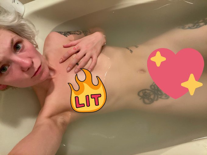 Bath time sorry I took pictures too late for bubbles Cheap subs here   https://t.co/PF1JTHOVST https://t<a href="/tag/hotmilf"class="tags"><span>#hotmilf</span></a><a href="/tag/justbeenbanged"class="tags"><span>#justbeenbanged</span></a>