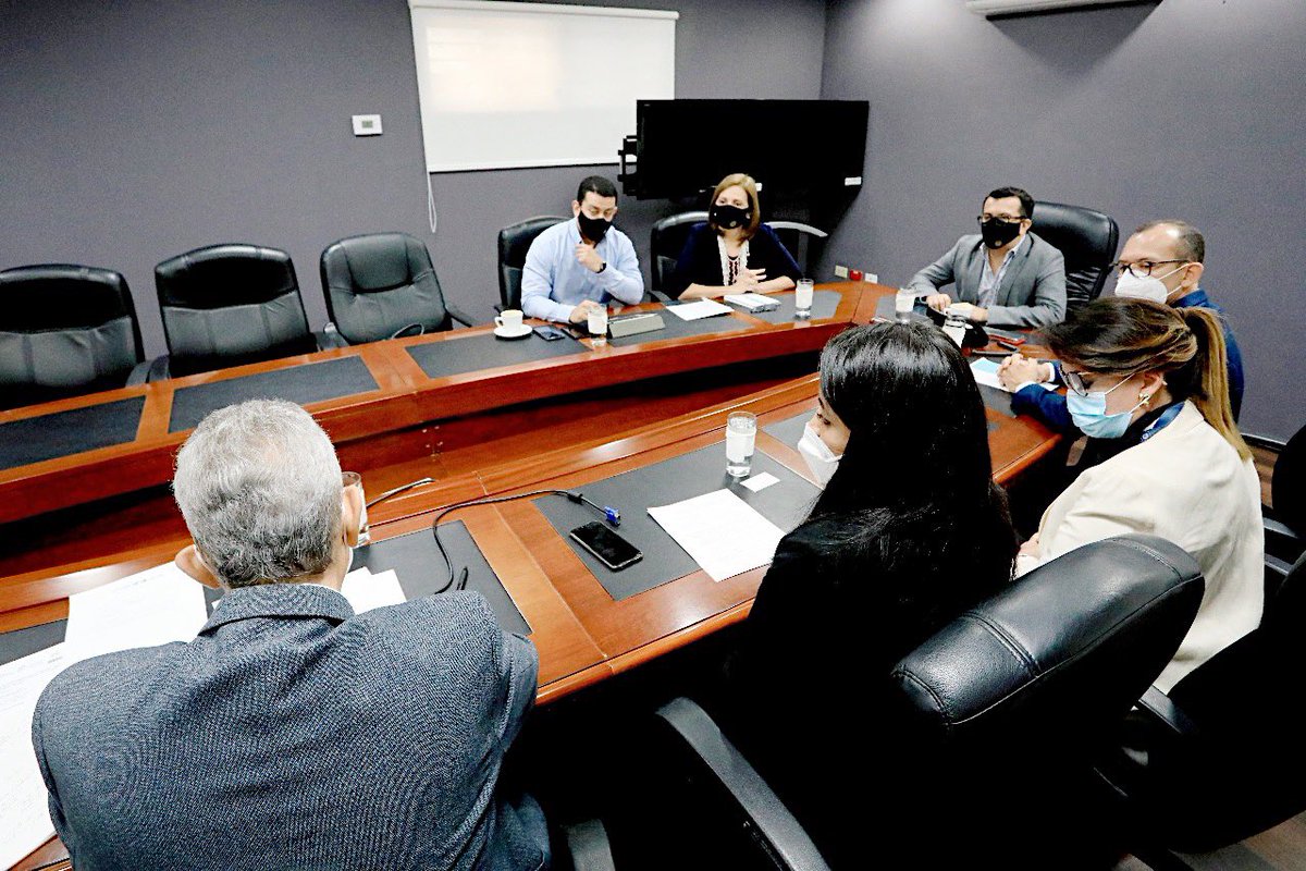 Fernando López 🇸🇻 (@lopezfernando) on Twitter photo Hoy coordinamos con el equipo de <a href="/medioambiente/">José Luis Morales</a> y <a href="/PatComandari/">Patricia Comandari Zanotti</a>, viceministra de <a href="/cancilleriasv/">Cancillería de El Salvador 🇸🇻</a>, el apoyo interinstitucional de cooperación sobre convenios de cambio climático, procesos de trabajo y proyectos de beneficio para nuestro medio ambiente y nuestra población. Hoy coordinamos con el equipo de <a href="/medioambiente/">José Luis Morales</a> y <a href="/PatComandari/">Patricia Comandari Zanotti</a>, viceministra de <a href="/cancilleriasv/">Cancillería de El Salvador 🇸🇻</a>, el apoyo interinstitucional de cooperación sobre convenios de cambio climático, procesos de trabajo y proyectos de beneficio para nuestro medio ambiente y nuestra población.