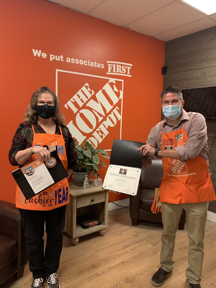 Super excited to recognize Robin Pasch again today as our District 53 Cashier of the Year. Thank you Robin for all you do every day to take care of our customers and our store. You are a D53 and 4418 rock star! Congratulations Robin!