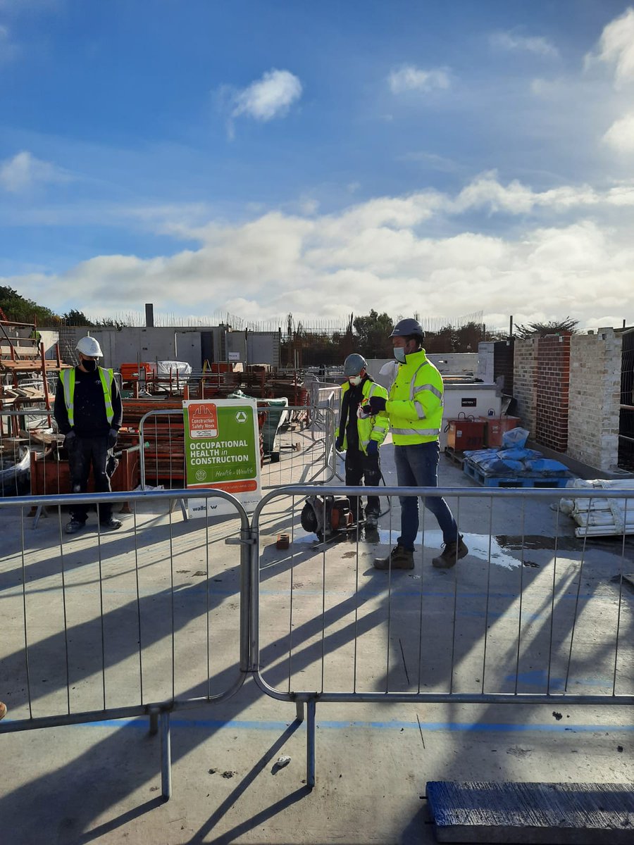 GKeaneSafe19's tweet photo. Refresher training on consaw dust suppression taking place on our Hamilton Gardens project earlier today. Thank you to all involved. #CIFSafety20 #SafetyFirst https://t.co/wr3nVI9L5r
