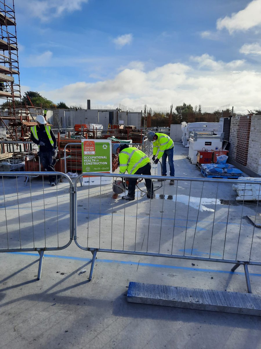 GKeaneSafe19's tweet photo. Refresher training on consaw dust suppression taking place on our Hamilton Gardens project earlier today. Thank you to all involved. #CIFSafety20 #SafetyFirst https://t.co/wr3nVI9L5r
