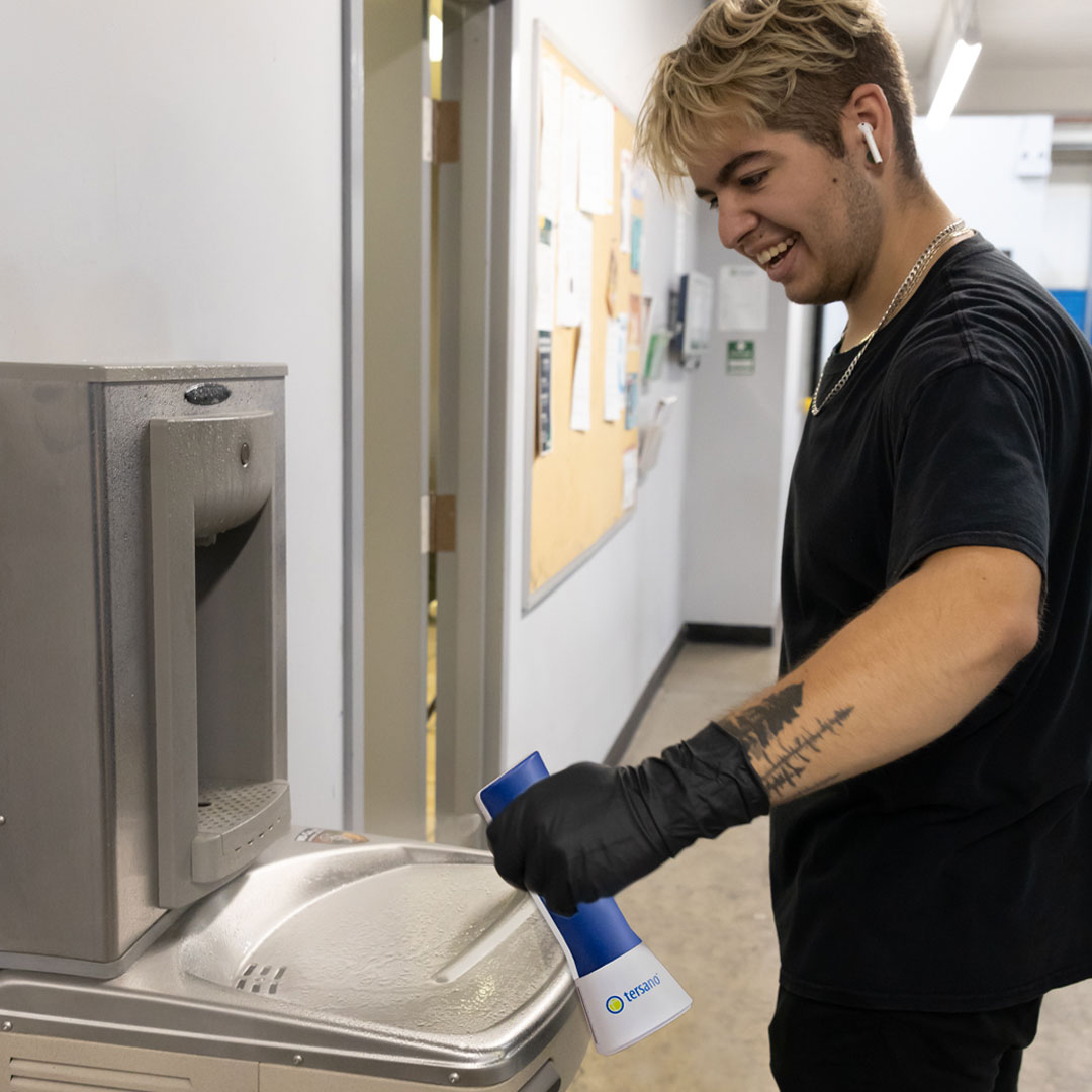 MyTersano's tweet photo. Tersano would like to thank all the hard working cleaning operatives around the world! From one office to another, our very own Adrian does an amazing job! Thank you! Because of you, we feel safer in our work environment! @thankyourcleanerday
.
.
#iCleanmini #thankyourcleanerday https://t.co/E7wwWKuHRB