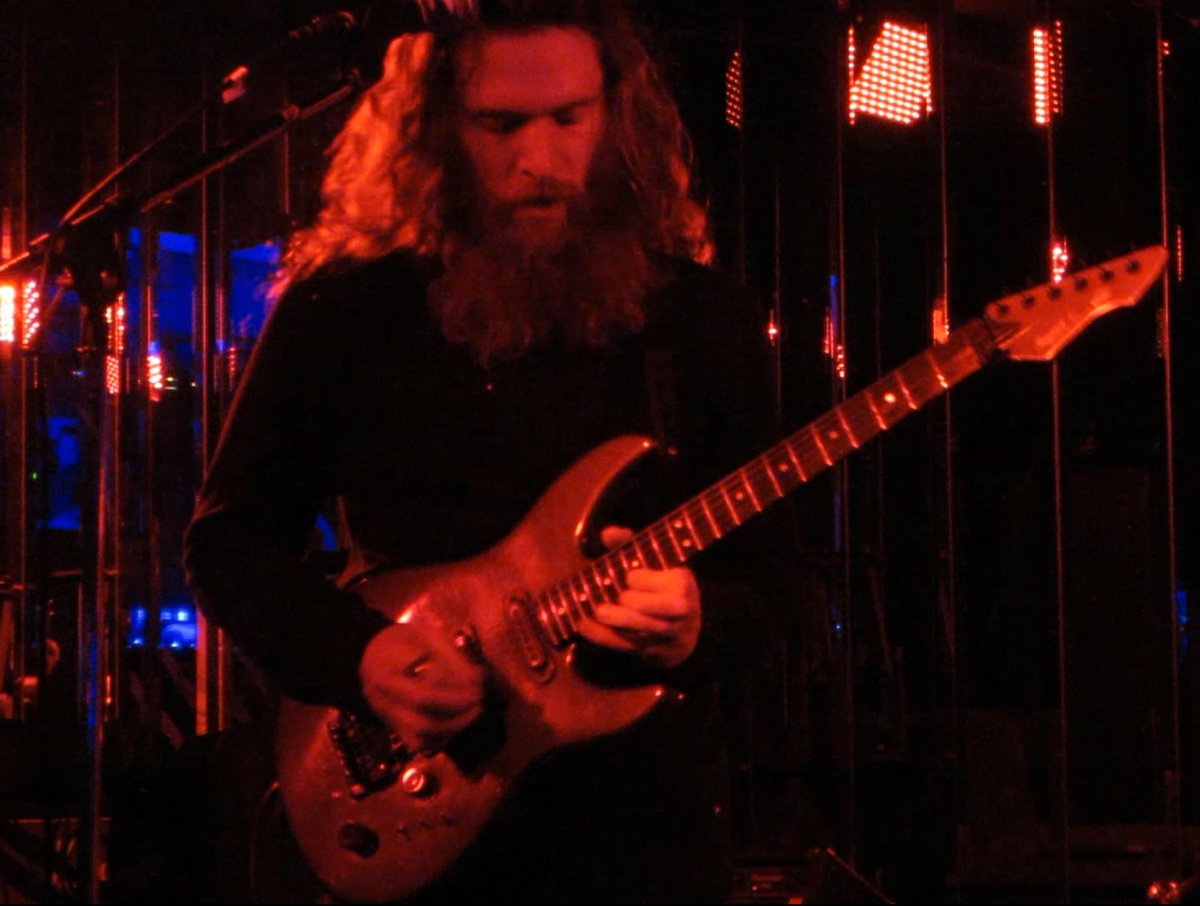 ElectricKnight tweet media