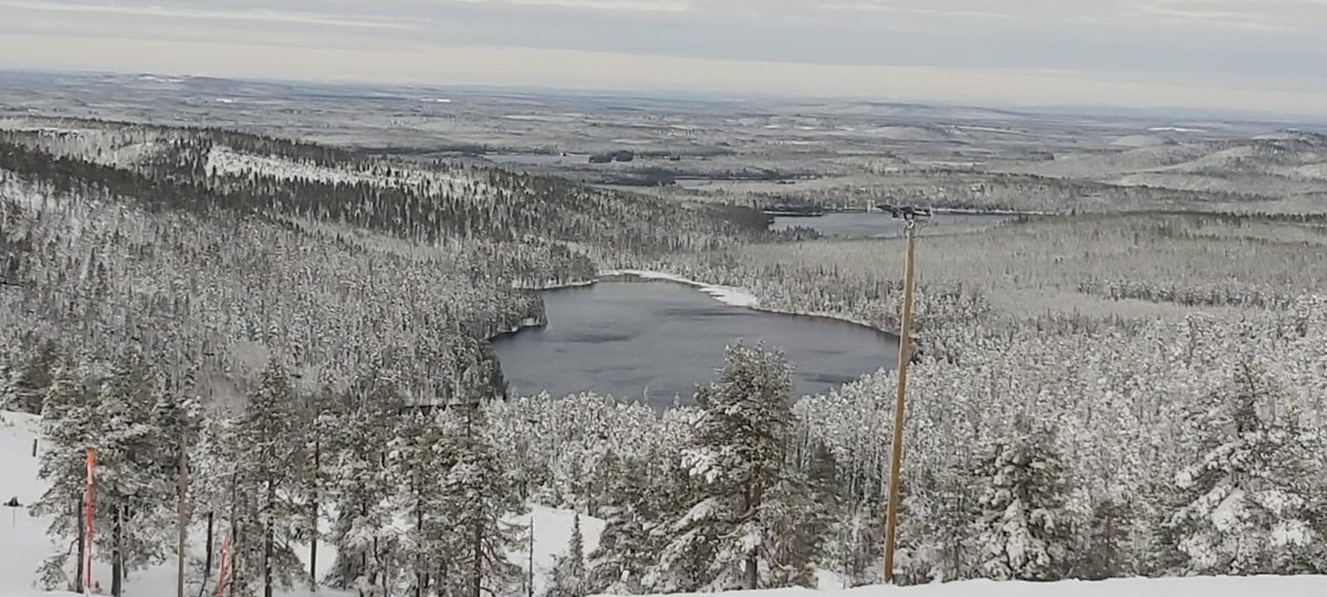 MariVaha's tweet photo. Talven keskeltä paluu harmauteen. Loma tuli tarpeeseen. Vielä muutama fiilistelykuva. + Lapin mummon kutomat uudet villikset❤
#talvi #turvavälitpysyivät #jaksaataaspainaaduunia #onnellinen https://t.co/gdjEKtGAeD