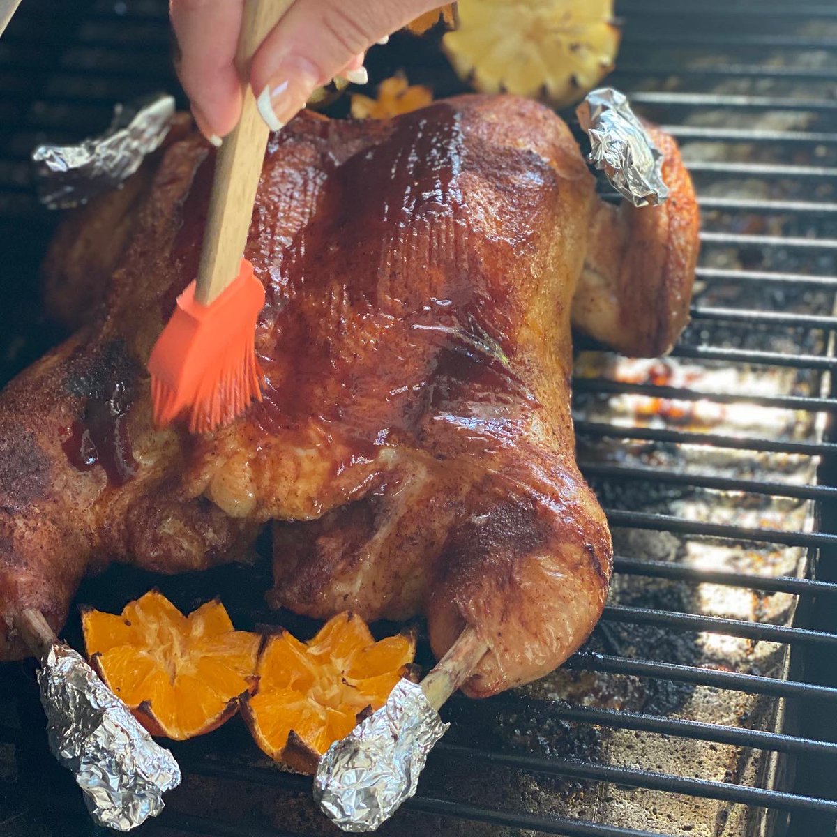 FiveMonkeysBBQ's tweet photo. First try at this! Turned out super tasty! 5M spatchcock chicken: whole chicken, @bigbobgibsonbbq all purpose rub, bird juice injected per the expert @aplace4food #whizkiddd directions and we even frenched the legs, grilled on the Traeger Pro 34, #5MOC glazed FTW, grilled citrus https://t.co/BaFAPjgW1y