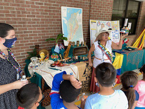 College Park (@collegeparkelem) on Twitter photo Thank you to our amazing team of ESOL para professionals who helped organize our Hispanic Heritage Celebration for students to see today! <a href="/KinardsConnect1/">Kinard’s Connections</a> Thank you to our amazing team of ESOL para professionals who helped organize our Hispanic Heritage Celebration for students to see today! <a href="/KinardsConnect1/">Kinard’s Connections</a>