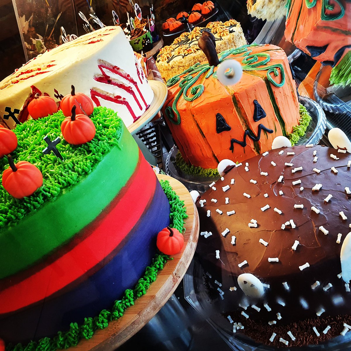 We are taking ! 🎃🕸️🕷️👻
LB cakes. 📱02035818220
littlebrazillondon.co.uk/lbcakes

#halloween #halloweencake #cake #halloweenlondon #cakesofinstagram #cakeoftheday #instacake #birthdaycake
#cakelovers #cakedecorator #cakedesign #cakeart #cakeslondon #southwimbledon #sw19 #london