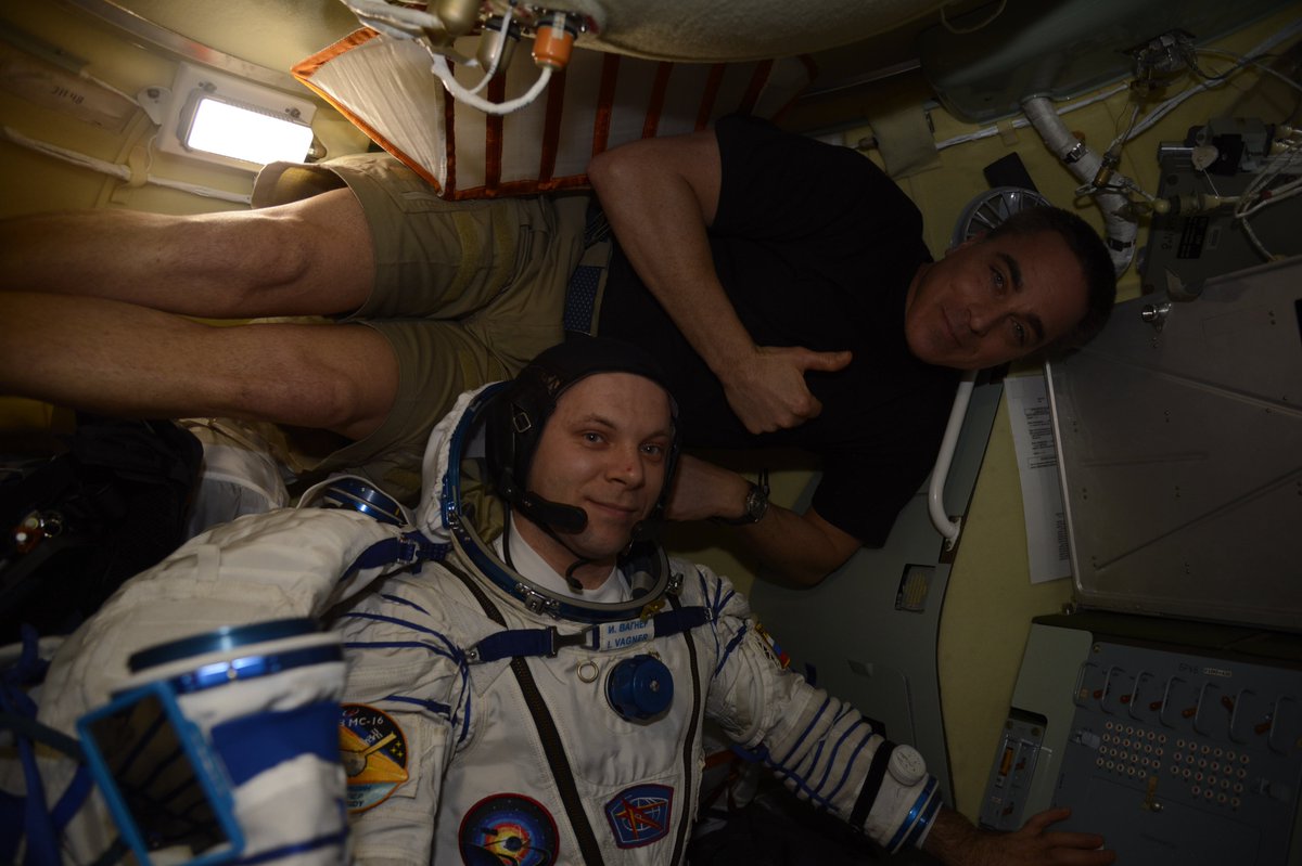 Astro_SEAL's tweet image. Getting suited up for return!