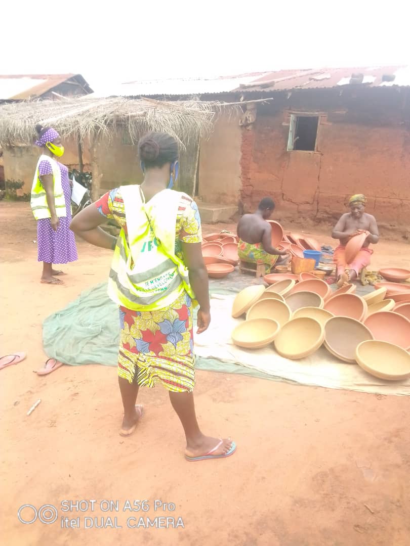 anvt_togo's tweet photo. Ce 21 octobre, la population des cantons de Kovié, Alokouégbé, Bolougan a été sensibilisée sur les gestes barrières liés à la covid-19.
2457 personnes touchées soit 1228 femmes, 1206 hommes et 23 personnes handicapées par cette action.
#VEC
#CRVMaritime
#PAPV
#UE
#ANVT https://t.co/uwYM6xj2h0