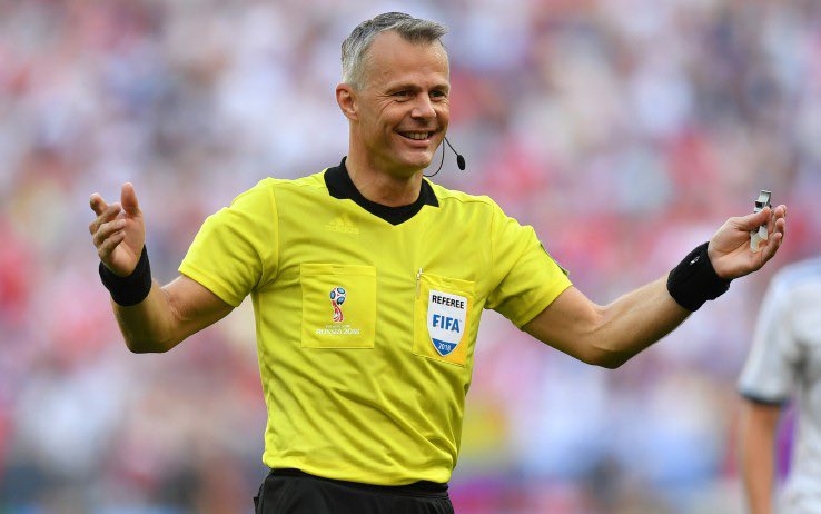 Lo vedete?
Si chiama Kuipers ed è un arbitro.
Ha fischiato:
- un rigore contro l’Inter;
- un goal di pochi mm valido contro l’Inter.
Non lo rivedrete arbitrare presto in Champions.
(Mega CIT.)
#InterBorussia https://t.co/S4yqjTgDhu