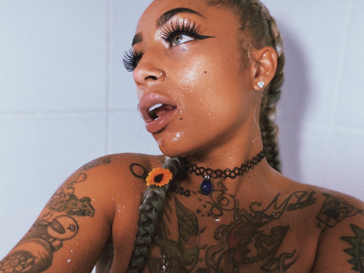 Ish on X: Nut on my lips 😜 t.coHF0m1Vsyan  X