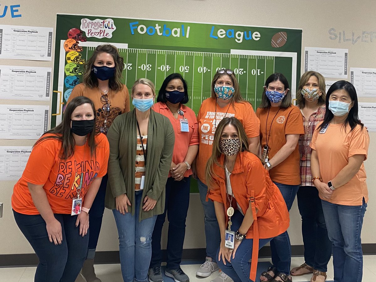 HUDDLE UP! 🏈💙 The PAWsitive Pirates are ready to tackle the competition! #TWEhowl #PurposeFULLpeople <a href="/careacter/">CharacterStrong</a> <a href="/KatyISD/">Katy ISD</a>