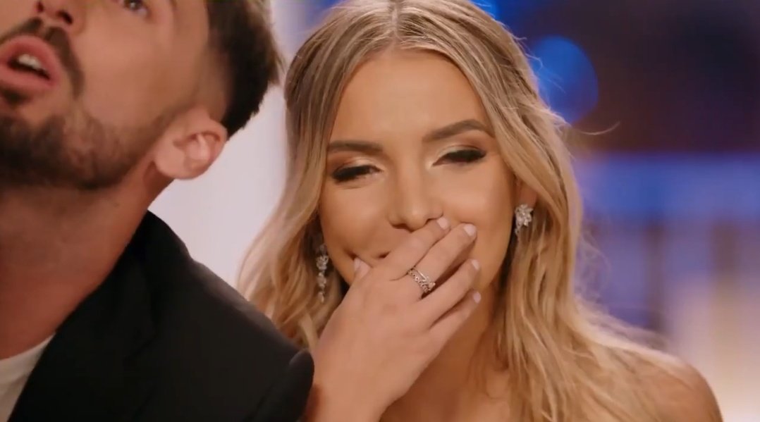 gaaditoo's tweet photo. Patri representa a toda españa ahora mismo #LaIslaDeLasTentaciones9 https://t.co/MnzFle9mAi