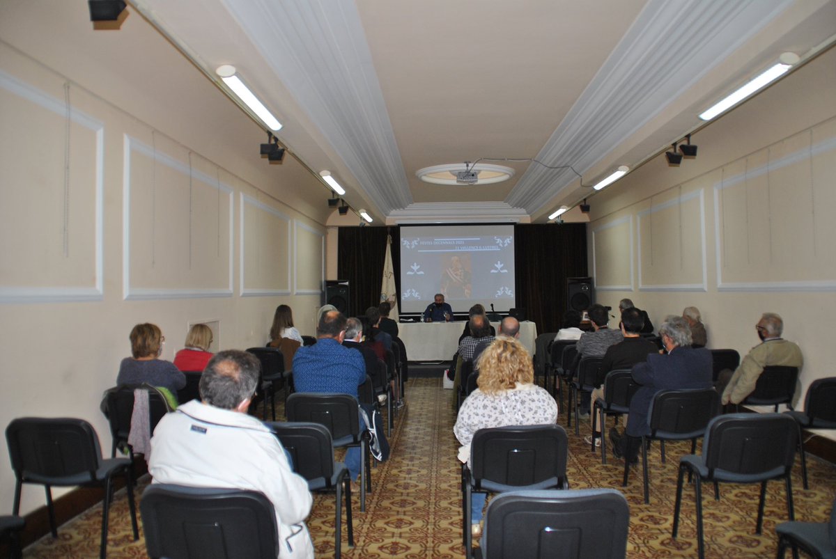 L’última conferència sobre els Vallencs Il·lustres, Joan Prados va parlar d’Andreu-Avel·lí Comerma i Batalla, un personatge d’excepció en l’època que va viure. Com a pròleg, <a href="/PolMontserrat/">Pol Montserrat</a> va parlar del paper del <a href="/CentreLectura/">Centre Lectura Valls</a> en les Festes Decennals de 1921. #CentreLecturaValls