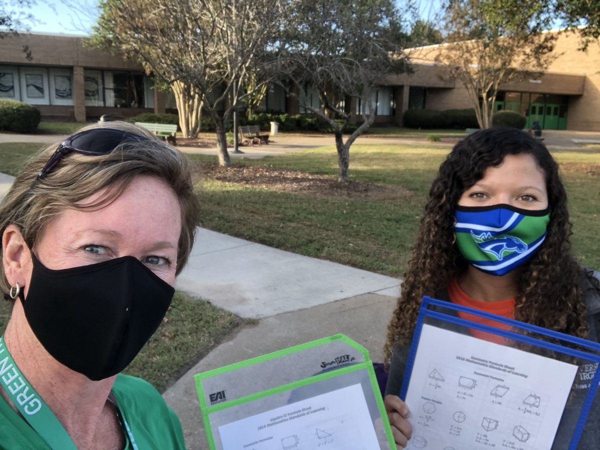 Distributing Math supplies to increase engagement in a virtual setting.  Thankful for families willing to come by and pick them up!@GRHS_Stallions <a href="/leslielehner/">Leslie Ittner</a> <a href="/drockhill4/">Diane Rockhill</a>