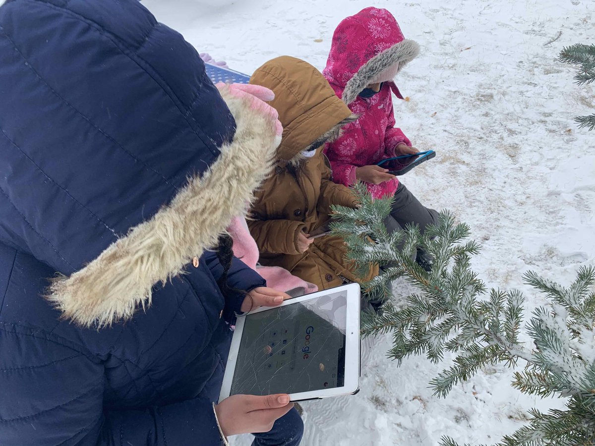 swlcbe's tweet photo. Enthusiasm for learning even in the snow!! Great job Gr6s! https://t.co/XjtGslZTa8