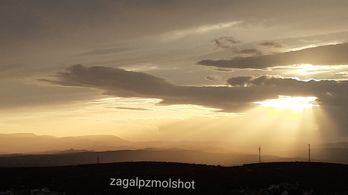 JuanCarpzmol's tweet photo. Sin palabras.. 19.02 h @1967fct
@anamaria190977 @bercutero @meteo_fuensanta @javioru @Mariche_C @Beatrizxy @coko9718 @josep_pujol1 @llamp_ @PeinadoArias @MeteoPuertoViej @mercedeshosg @xusvalencia @HARROW_h @PresumodeMalaga #sunset #sun_rays #rayosdesol #fotodeldia #picsoftheday https://t.co/BMA9IZiqQN