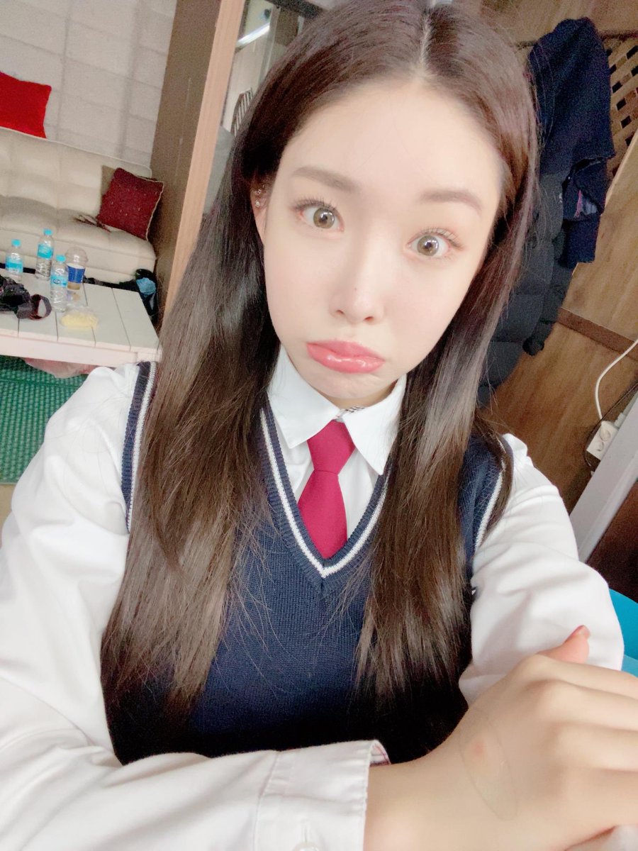 shaeghtwt's tweet photo. *あ ٬٬ (𝒔).hınıng 。 ゛🎼 ͎ ͎ 𝗦𝗵𝗮𝗲/. 新p__.!ᥲчlısts ˒ : –– ❛ #WJSNLS ꞈ !
Obvio como buena Ujung también vengo a presumirles la carita (aguantando las lágrimas) que puse al tener finalmente en mis manos la Uzzu bong de mis reinas y sin duda estoy ansiosa por usarla. 🥳 https://t.co/UTPpOVnsM8