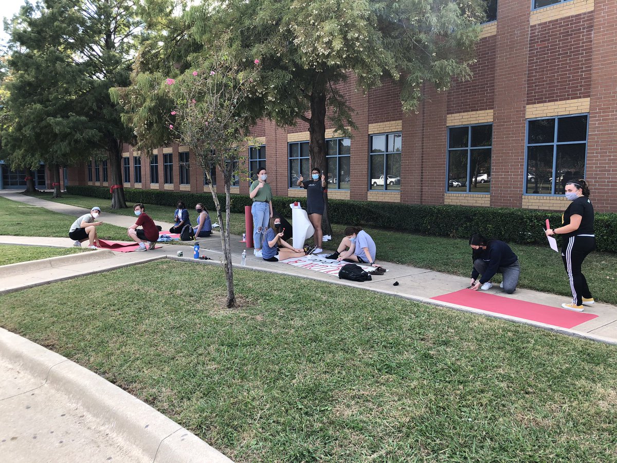 MrGiffinStang's tweet photo. #StuCo workdays look a little different these days!! #CreekviewLeads #StangSpirit https://t.co/MF421regwS