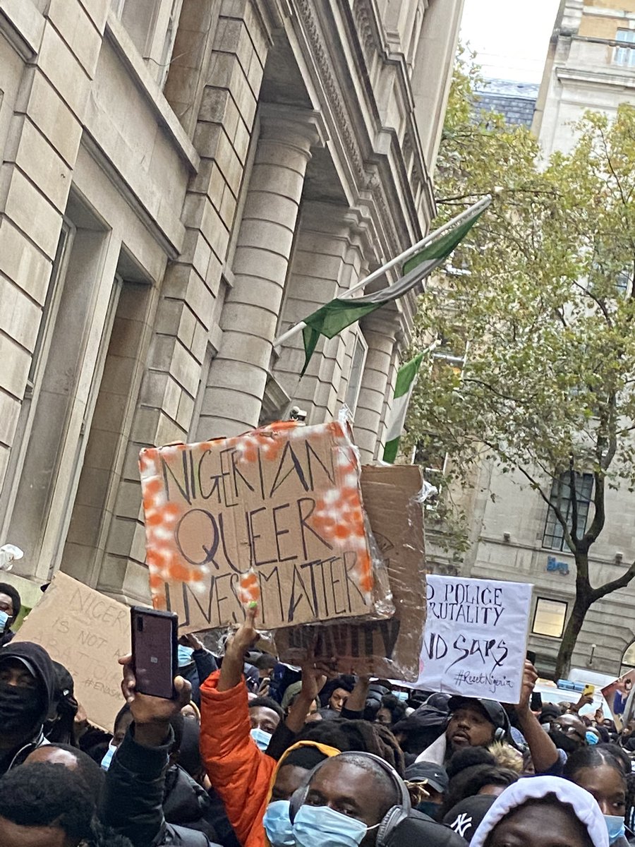 Mr_7Keys's tweet photo. #endSARS protest in London today. Was good to see everyone there even if I lost yall in the crowd after I turned my head lool, I love all of yall here and in Nigeria fighting the good fight however you can ❤️✊🏾 https://t.co/sRKQO1hXEC